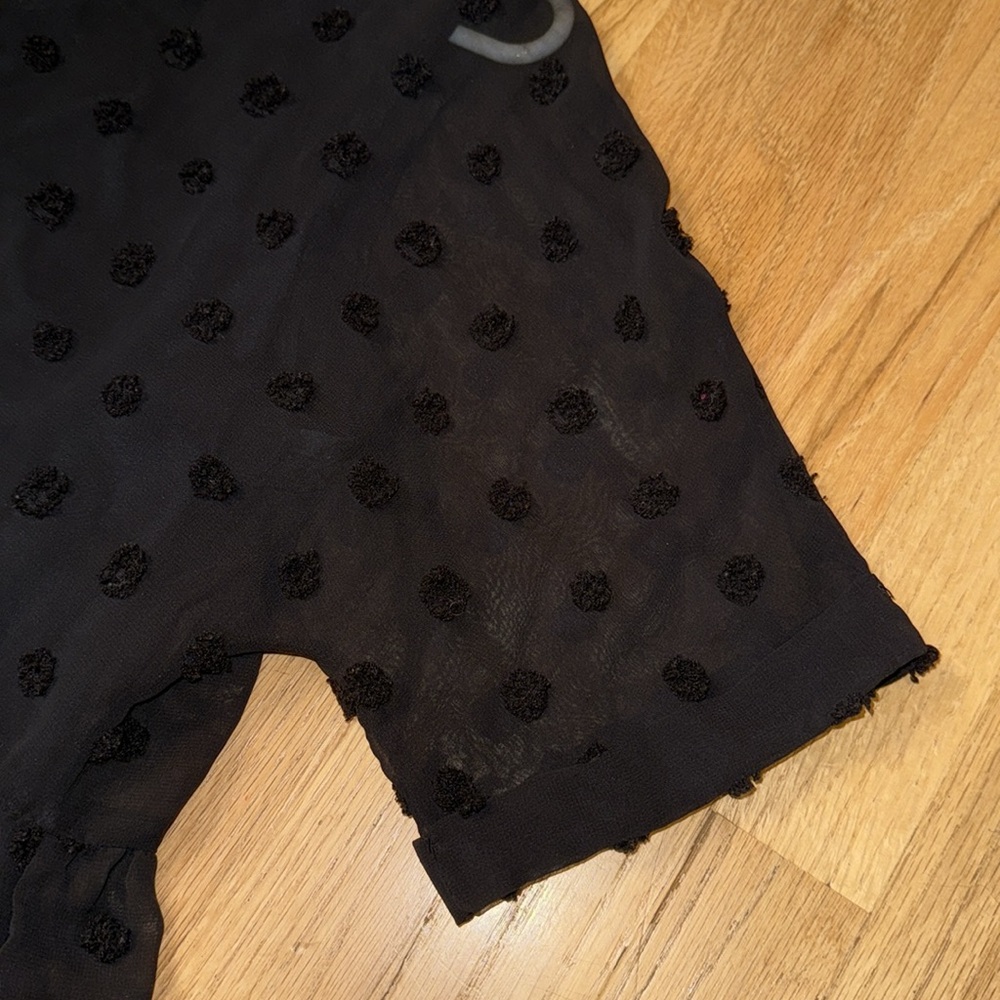 Elegant Black Dress - Picture 3 of 5